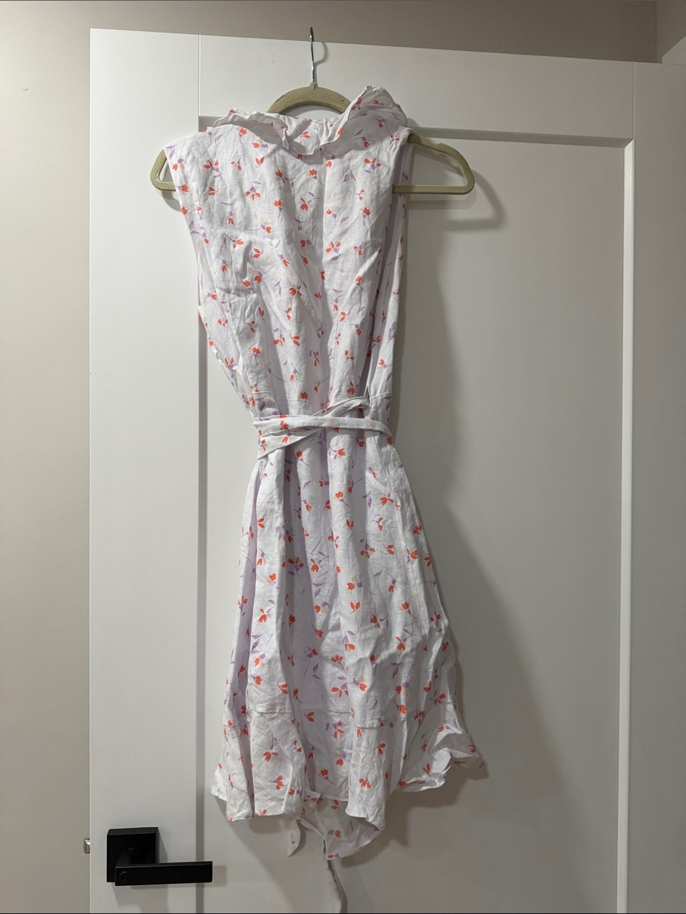 Sleeveless White Floral Wrap Dress with Ruffle Trim - Picture 5 of 8